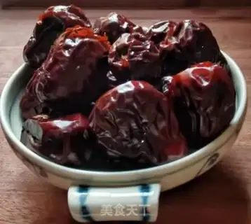 Make Three steamed red dates step 9