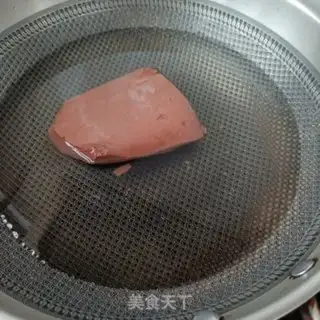 Make Mother-in-law makes pig blood step 2