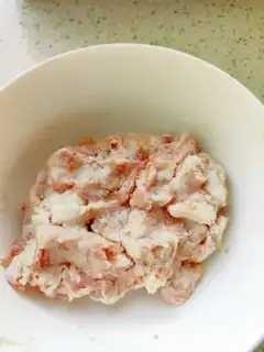 Make Big meat bun step 0