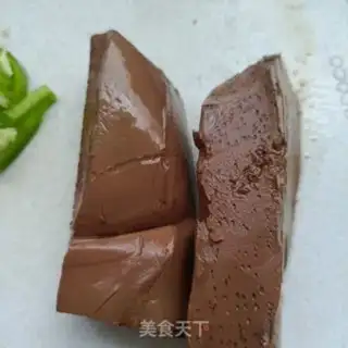 Make Mother-in-law makes pig blood step 3
