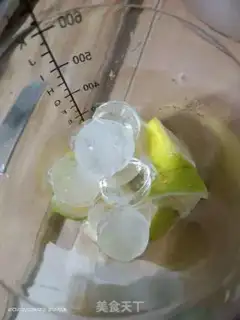 Make Hands on lemon tea step 1