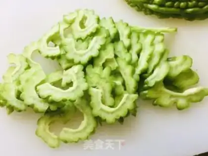 Make Scrambled eggs step 1