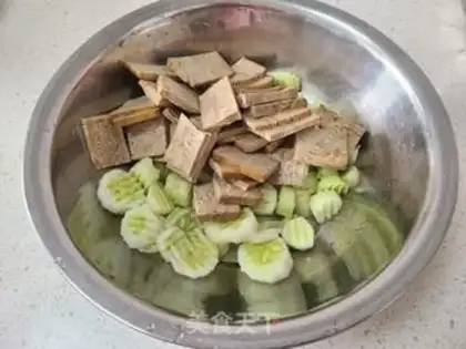 Make Five tofu cucumbers step 5