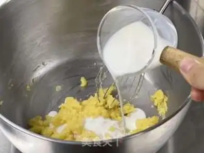 Make Six inches of early cake step 1