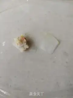Make Golden shrimp rolls step 3