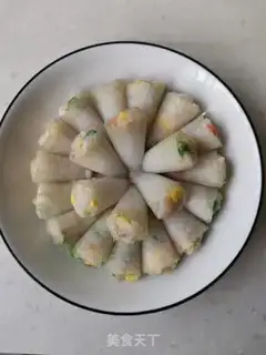 Make Golden shrimp rolls step 5