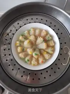Make Golden shrimp rolls step 6