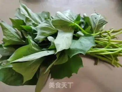 Make Potato leaves to fry step 1