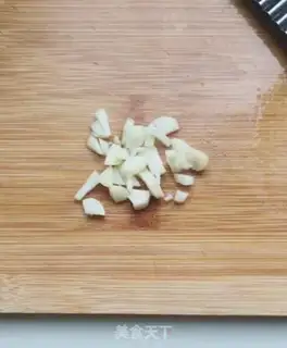 Make Pine omelet step 1