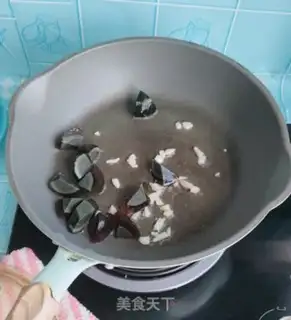 Make Pine omelet step 2