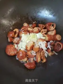 Make Garlic fried intestines step 4