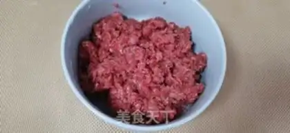Make Beef burgers step 1
