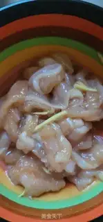 Make Porridge of raw chicken silk mushrooms step 3