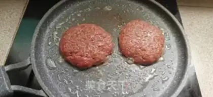 Make Beef burgers step 4