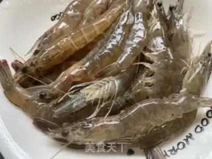Make Boiled shrimp on the tip of the tongue step 2