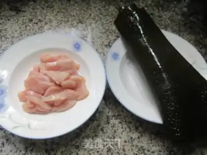 Make Chicken breast fried seaweed step 0