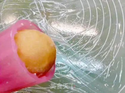 Make Rose ham mooncake step 16