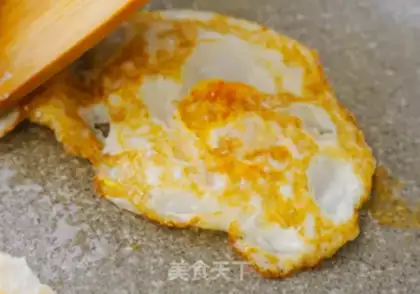 Make Smelt egg soup step 1