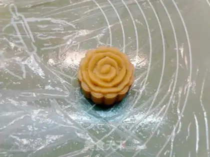 Make Rose ham mooncake step 18