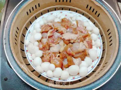 Make White mushroom steamed chicken legs step 6