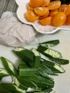 Make Autumn fried fish step 1