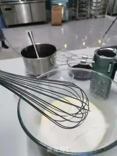 Make Making towel cake rolls at home step 1