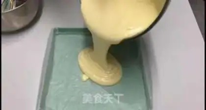 Make Making towel cake rolls at home step 3
