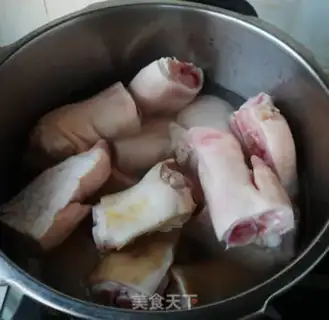Make Pork hoof step 0