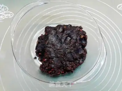 Make Blueberry meat mooncake step 3