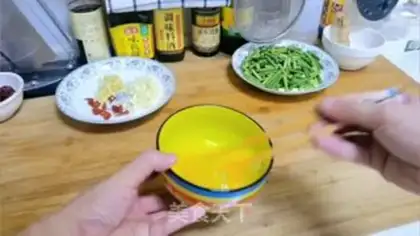 Make Garlic fried eggs step 2