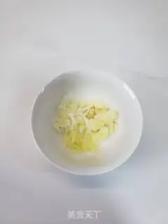 Make Scrambled eggs step 1