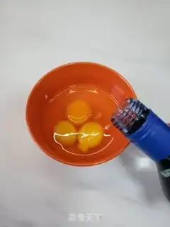 Make Scrambled eggs step 2