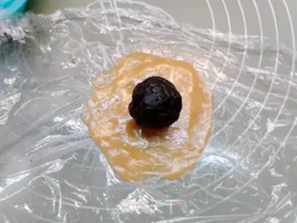 Make Blueberry meat mooncake step 10
