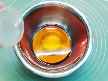 Make A raisin raisin moon cake step 6