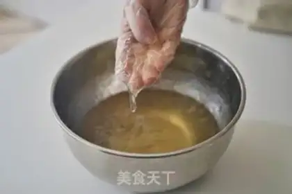 Make Hands on rose ice powder step 5