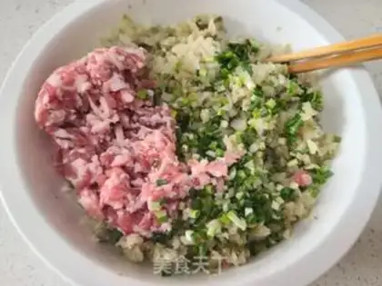 Make Sour sauce pie step 3