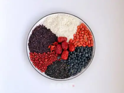 Make Three black, four red porridges step 0