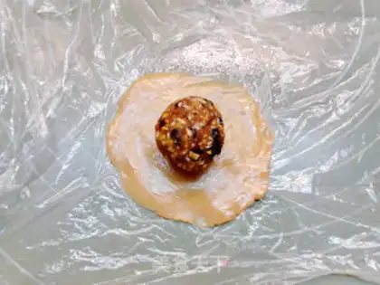 Make A raisin raisin moon cake step 11