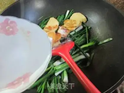 Make The onion roasts the chicken step 7