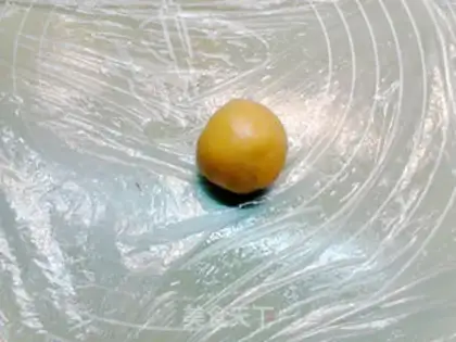 Make A raisin raisin moon cake step 13