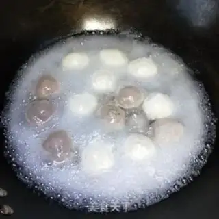 Make Hands on meatball soup step 4