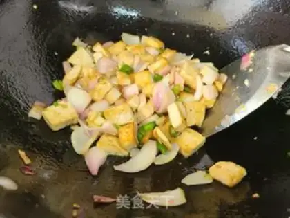 Make Onion fried tofu step 3