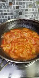 Make Tomato egg noodles step 5