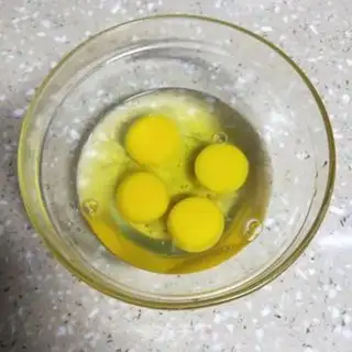 Make Yellow eggs step 1