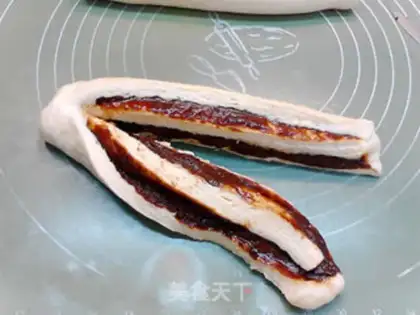 Make Red sugar sesame yogurt bread step 13