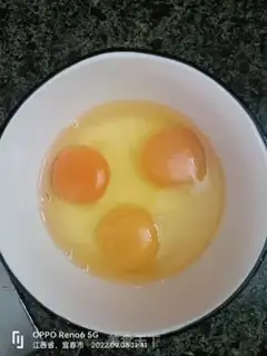 Make Smelt fried eggs step 1