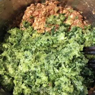 Make Celery pork dumplings step 6