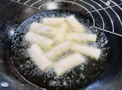 Make Spring rolls step 5