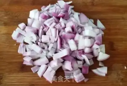 Make Cheese onions for noodles step 1