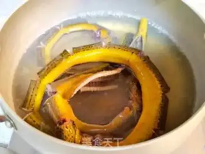 Make The yellow eggs step 2